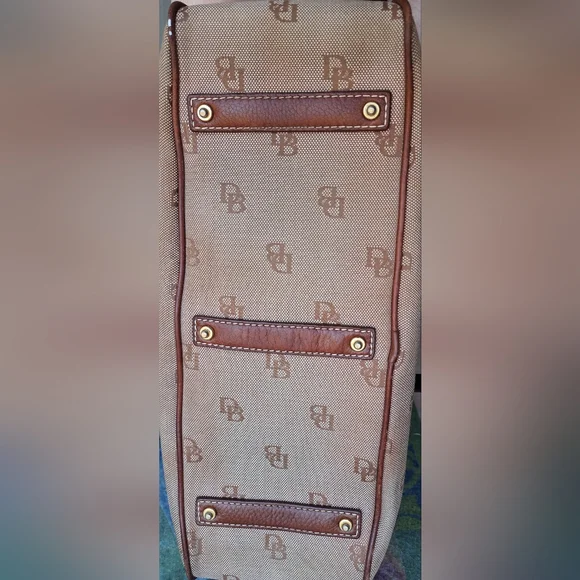 Vintage Dooney & Bourke Tan and Brown Logo Satchel - Picture 10 of 16